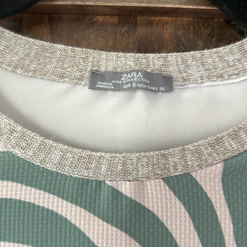 Zara Sleeveless Tropical Tank top - Picture 6 of 9